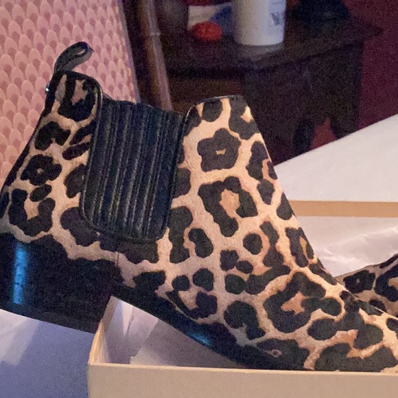 In excellent condition MK leopard booties - Picture 4 of 9